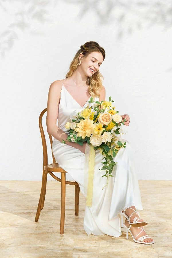 Medium Free-Form Bridal Bouquet in Lemonade Yellow For Sale - Image 4