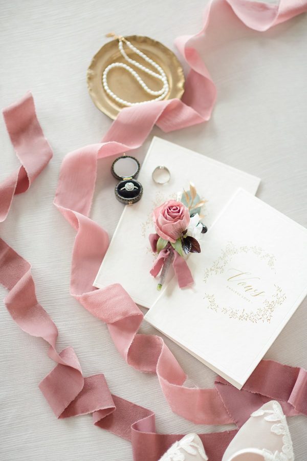 Boutonnieres in Dusty Rose & Mauve For Sale - Image 2